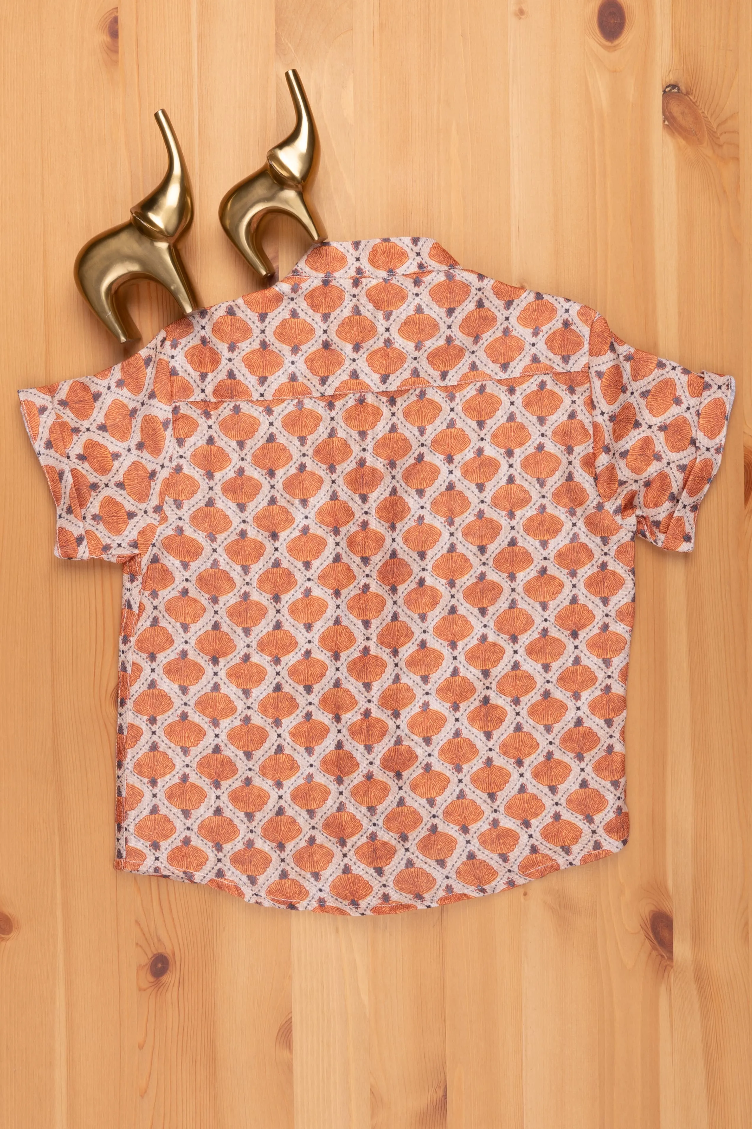 AHZ. Tropical Blooms: Linen Boys' Shirt with Exuberant Floral Prints for a Vacation Vibe