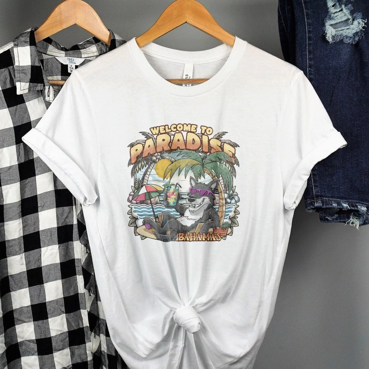 Bahamas Beach Paradise T-Shirt, Tropical Island Vibes Tee, Relaxing Wolf Graphic, Summer Vacation Shirt, Unisex Casual Wear Tank Top