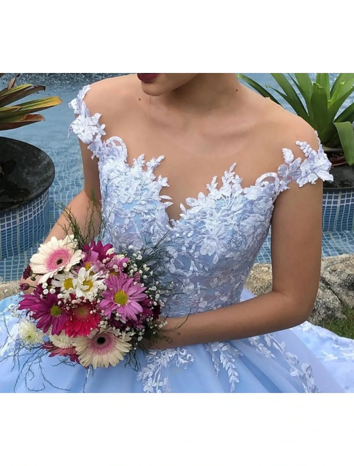 Engagement Fall Wedding Dresses in Color Formal Ball Gown V Neck Cap Sleeve Chapel Train Lace Bridal Gowns With Appliques 2023 Summer Wedding Party