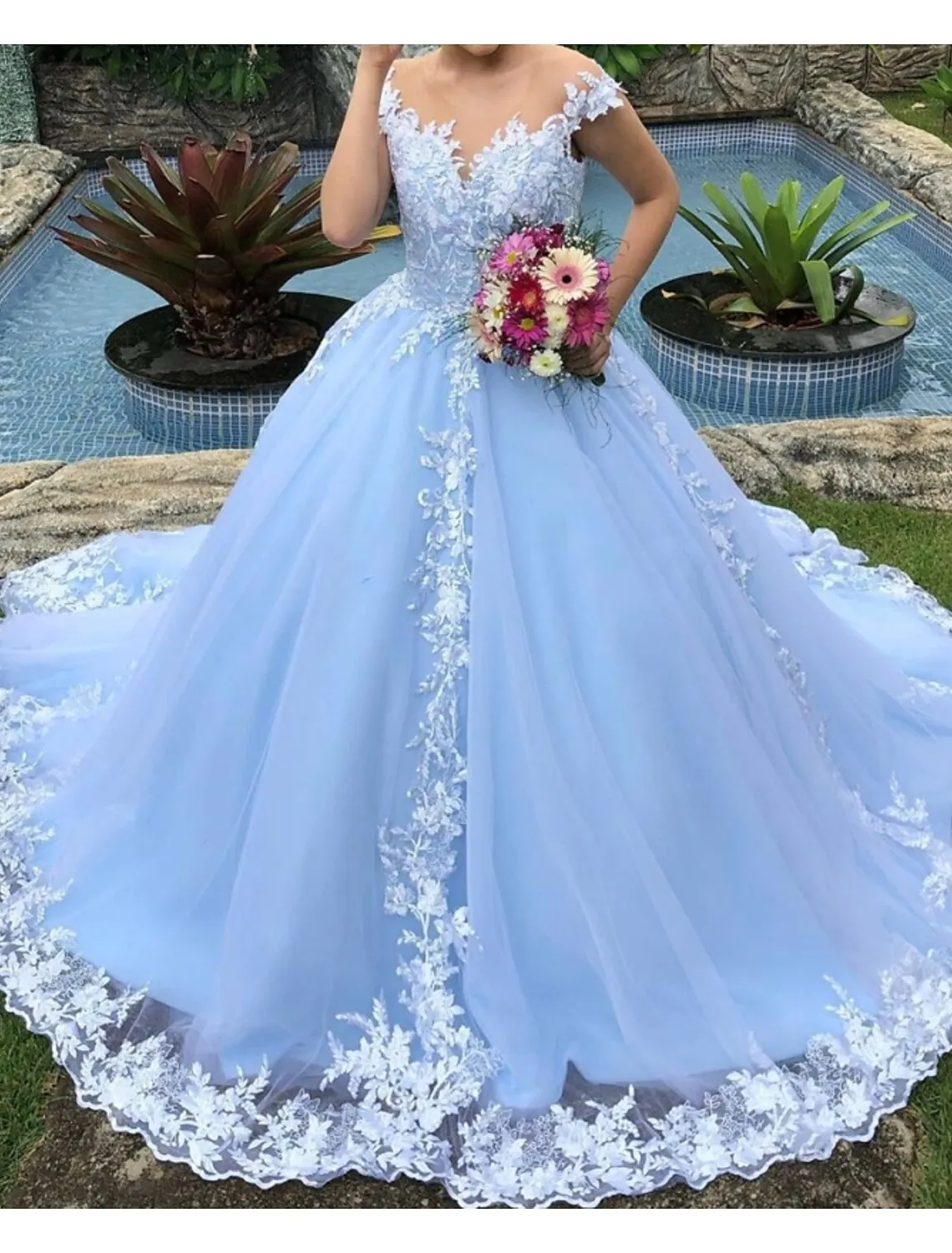 Engagement Fall Wedding Dresses in Color Formal Ball Gown V Neck Cap Sleeve Chapel Train Lace Bridal Gowns With Appliques 2023 Summer Wedding Party