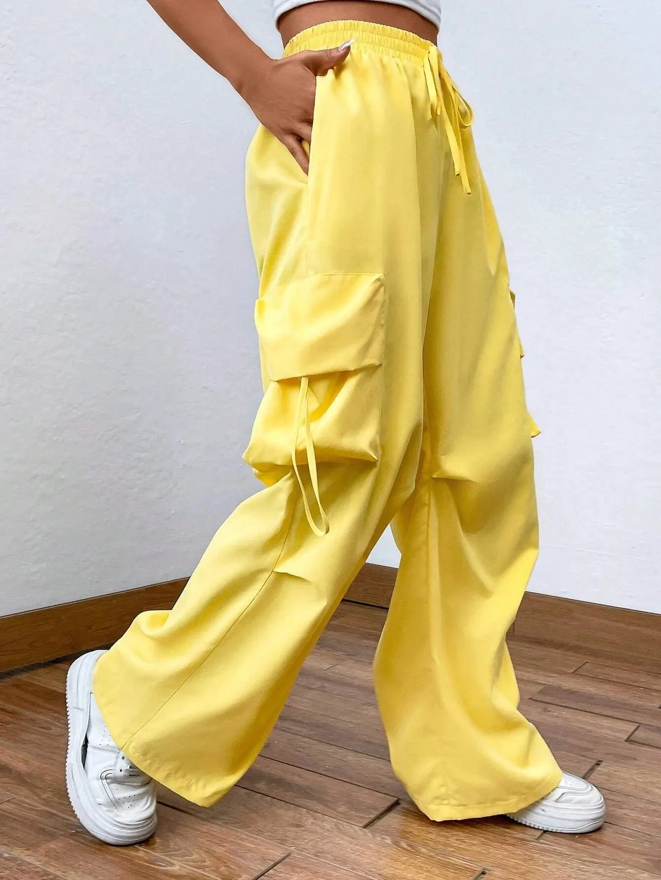 Flap Pocket Side Drawstring Waist Cargo Pants