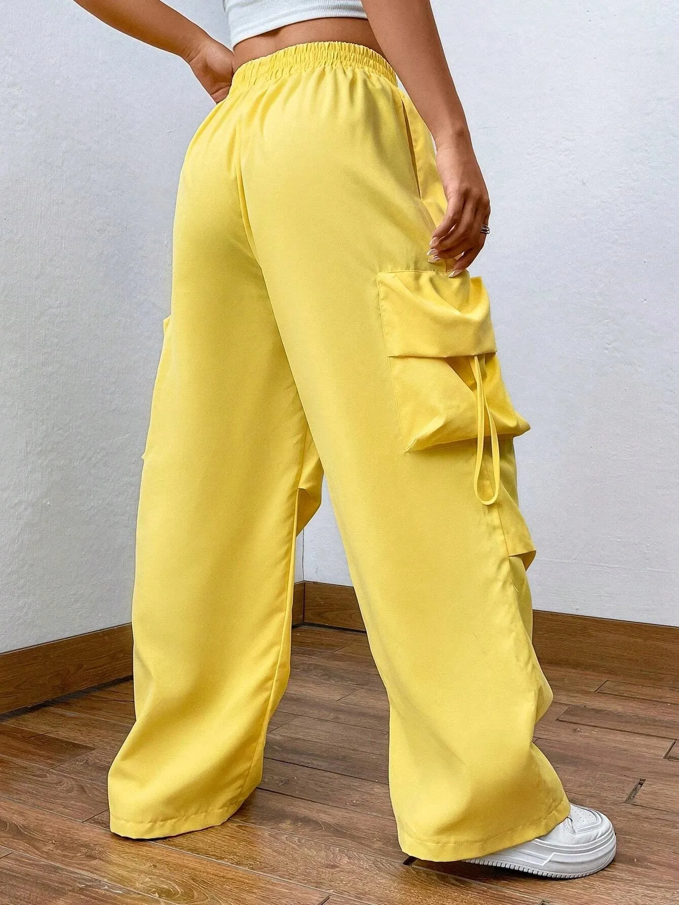 Flap Pocket Side Drawstring Waist Cargo Pants