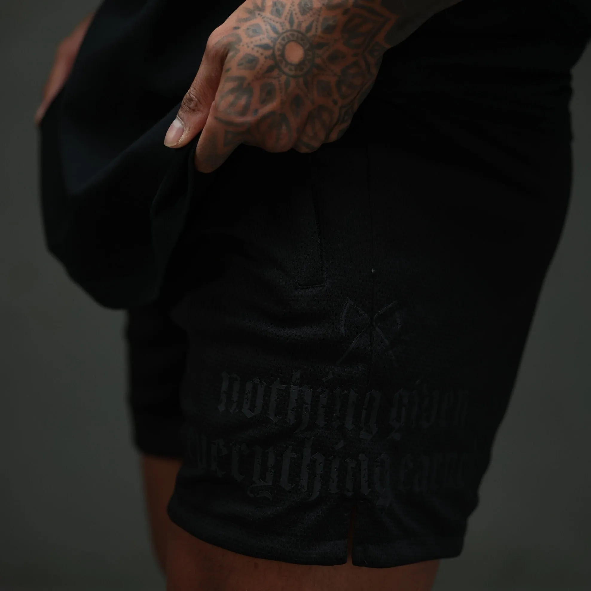 Mantra Shorts - Black/Black