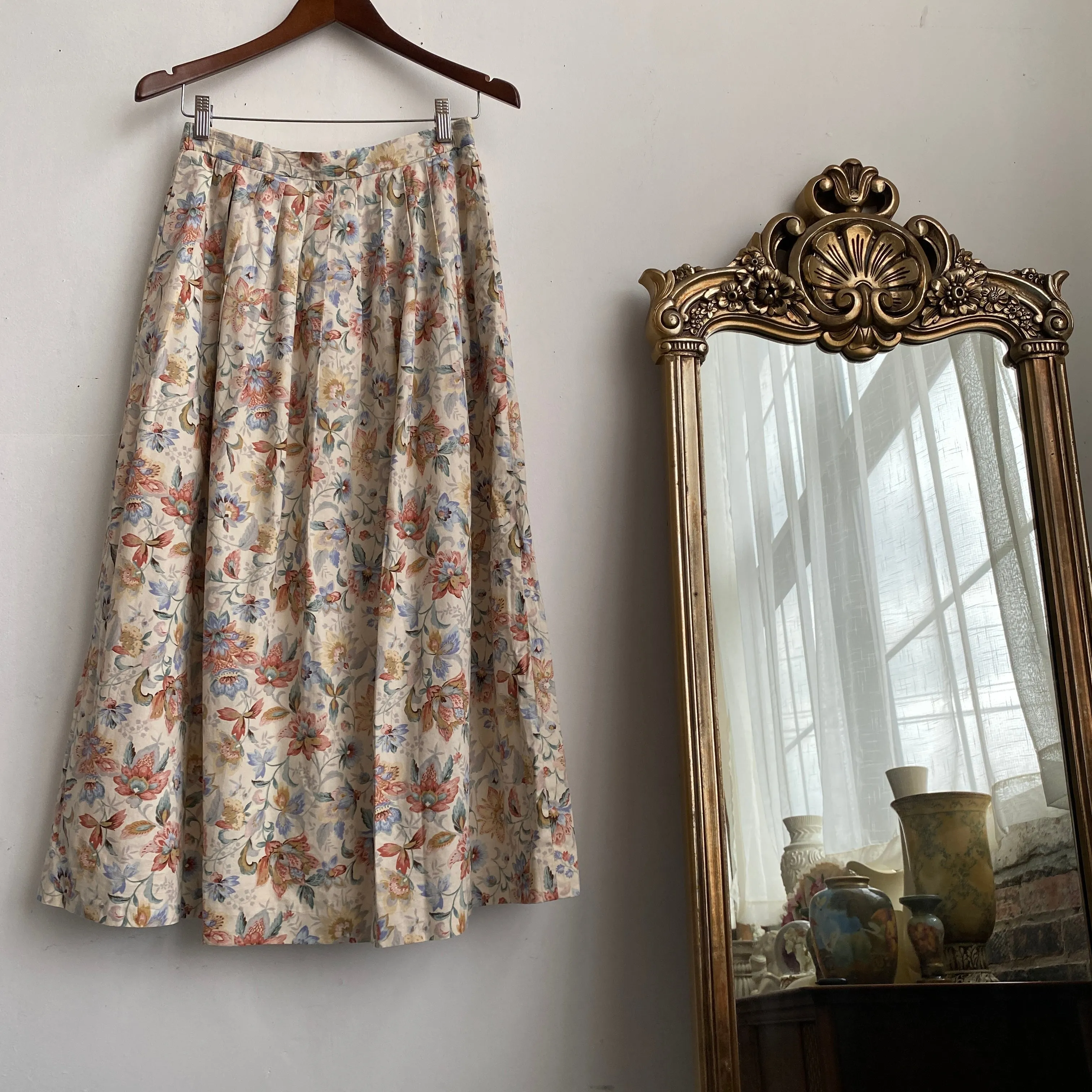 Vintage floral midi skirt